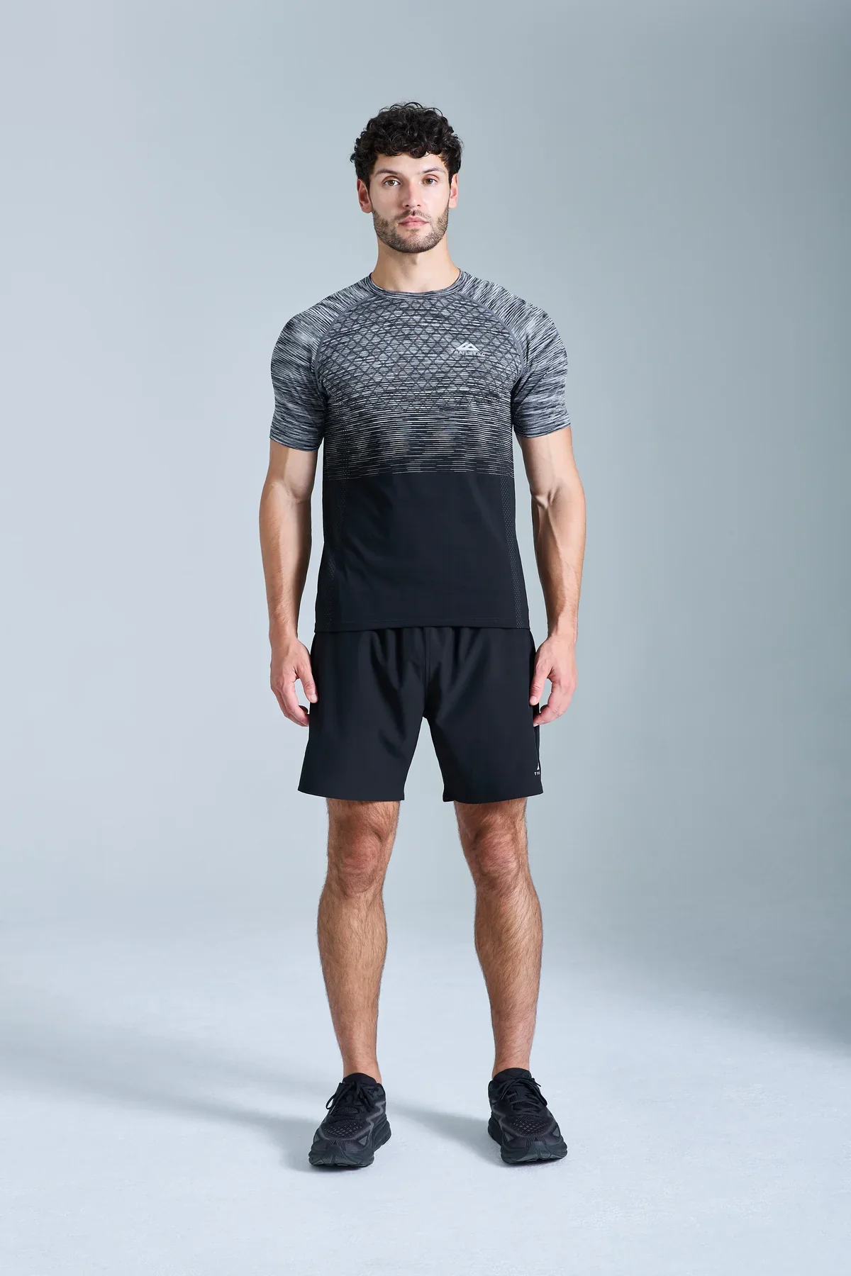 Trailberg Seamless Stride Black Set - T Shirt / Short - Image 3